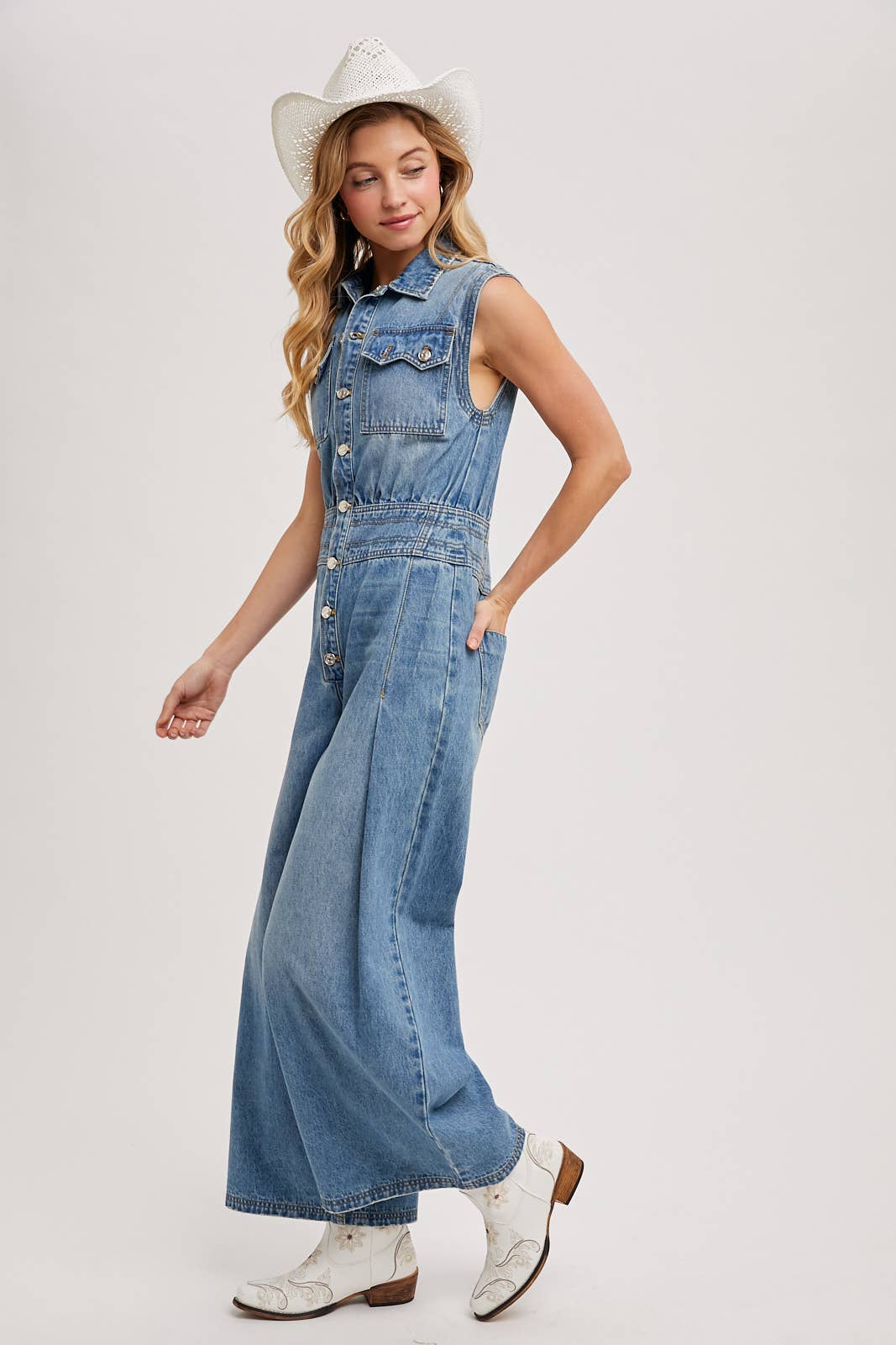 DENIM SLEEVELESS SHIRT JUMPSUIT: MED.WASH