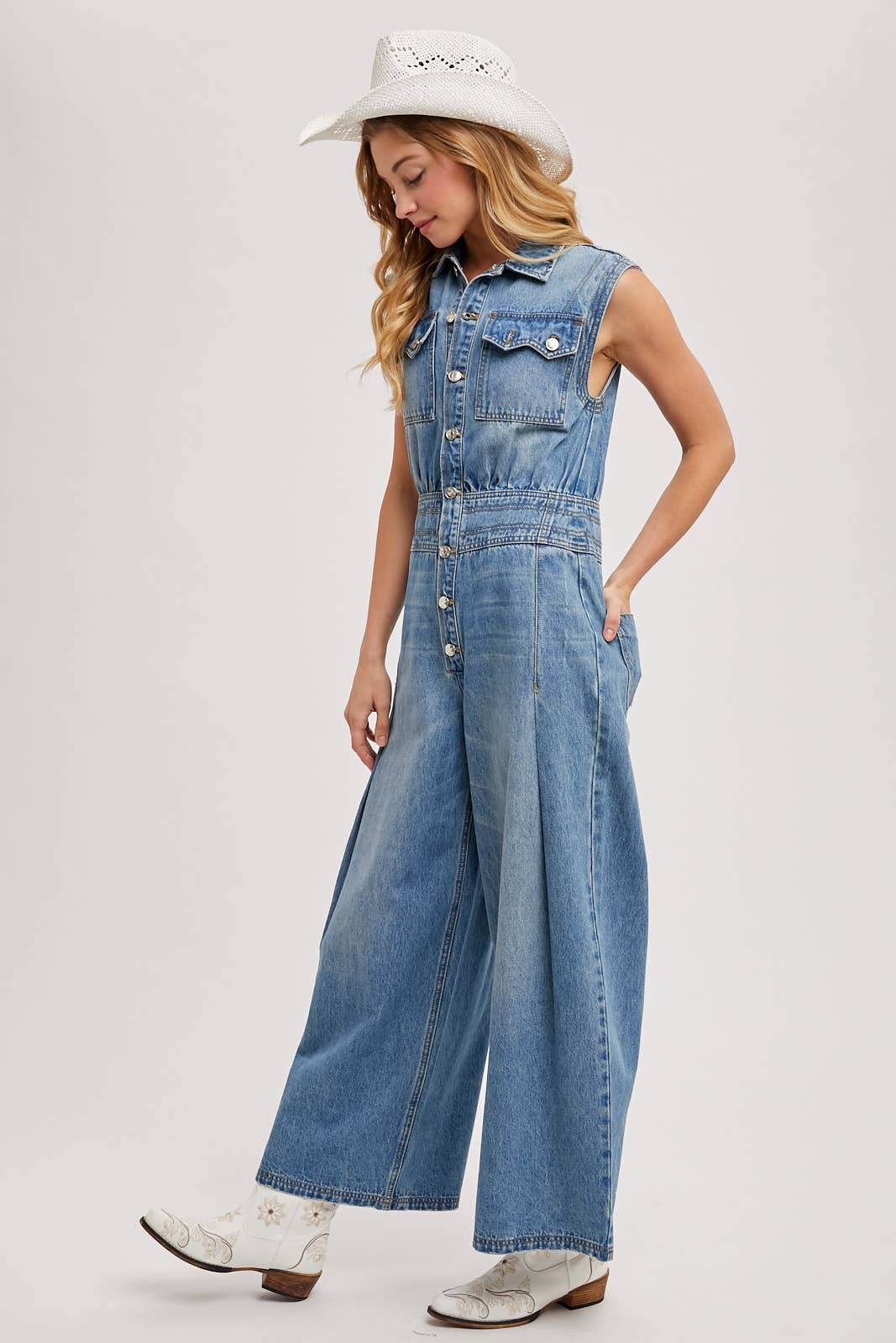 DENIM SLEEVELESS SHIRT JUMPSUIT: MED.WASH
