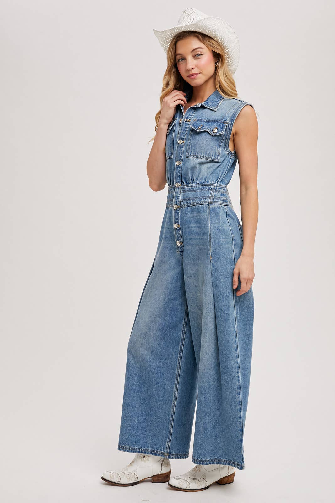 DENIM SLEEVELESS SHIRT JUMPSUIT: MED.WASH