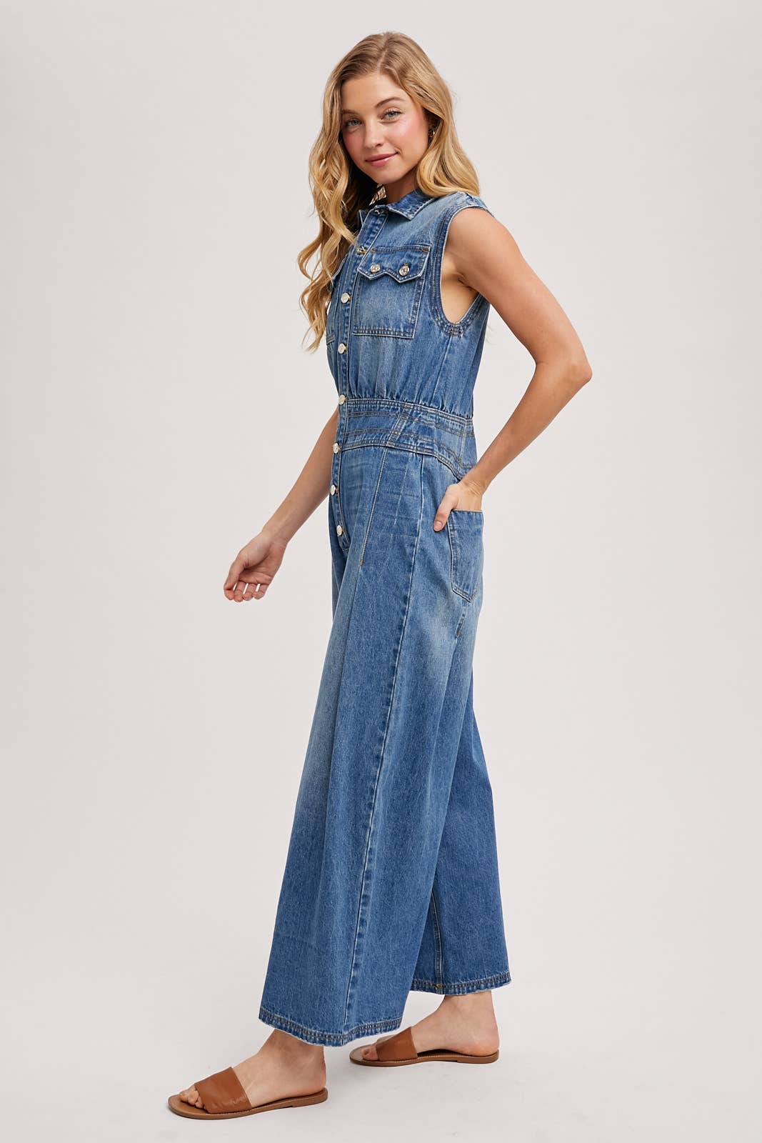 DENIM SLEEVELESS SHIRT JUMPSUIT: MED.WASH