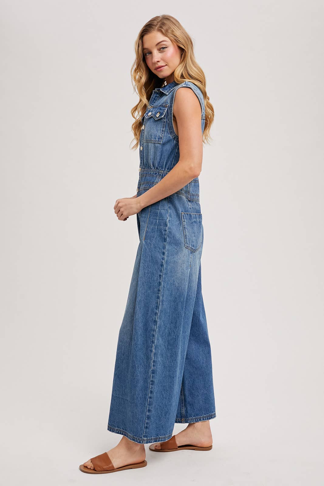 DENIM SLEEVELESS SHIRT JUMPSUIT: MED.WASH